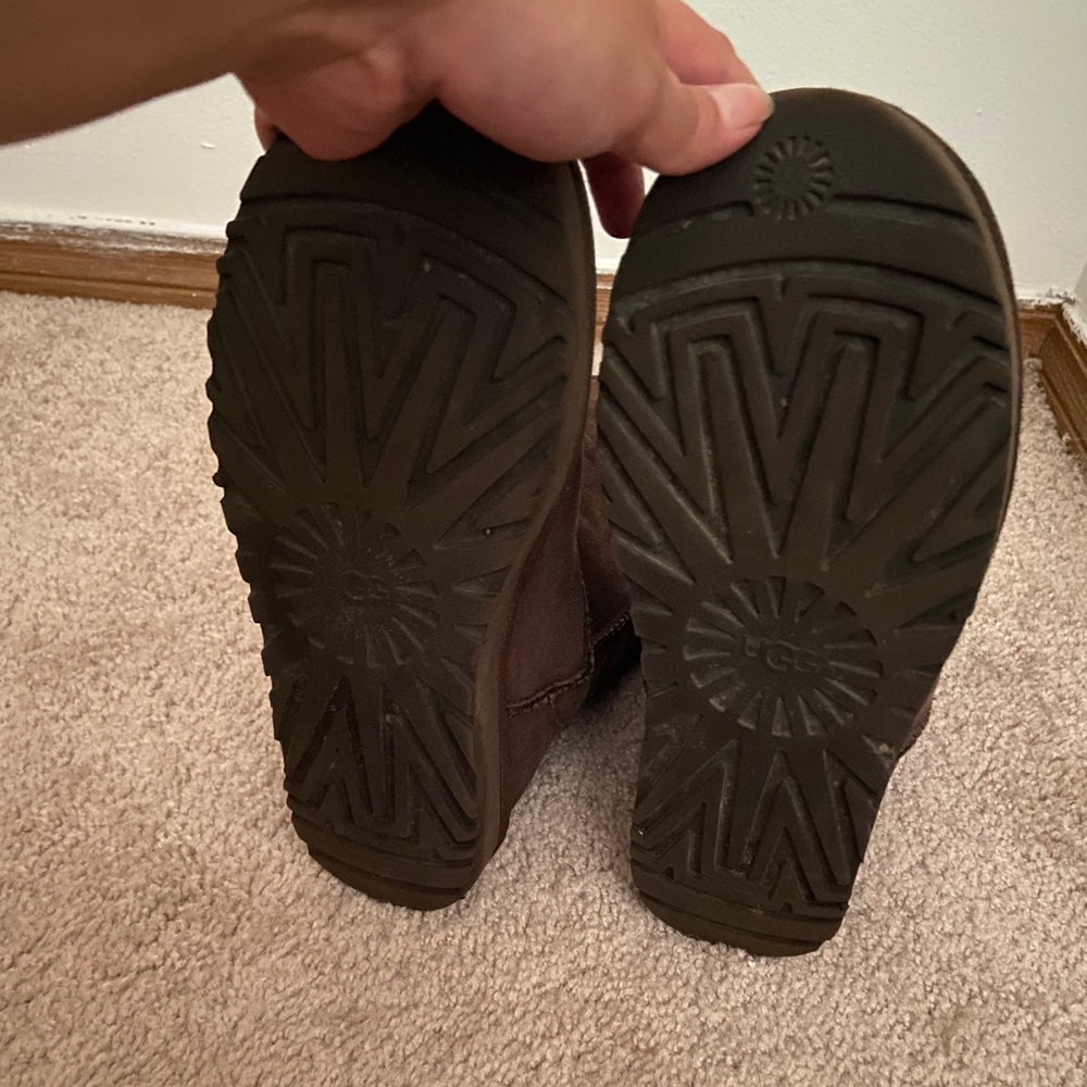 COPY - Classic chocolate brown UGG boots - Picture 4 of 6